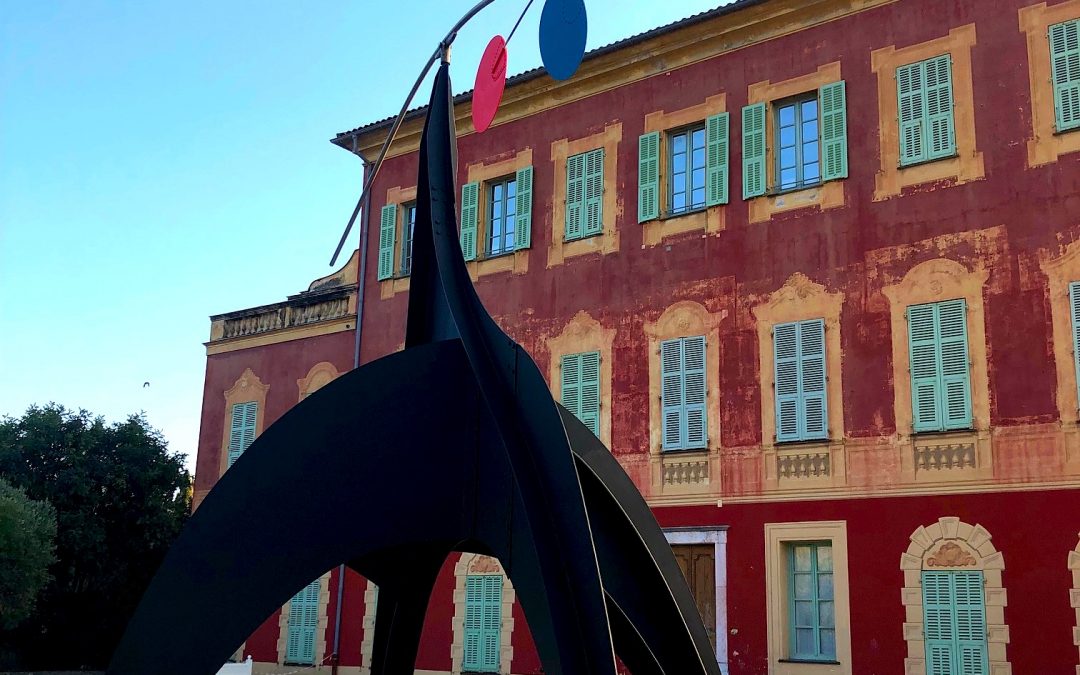 Un mobile géant de Calder au Musée Matisse